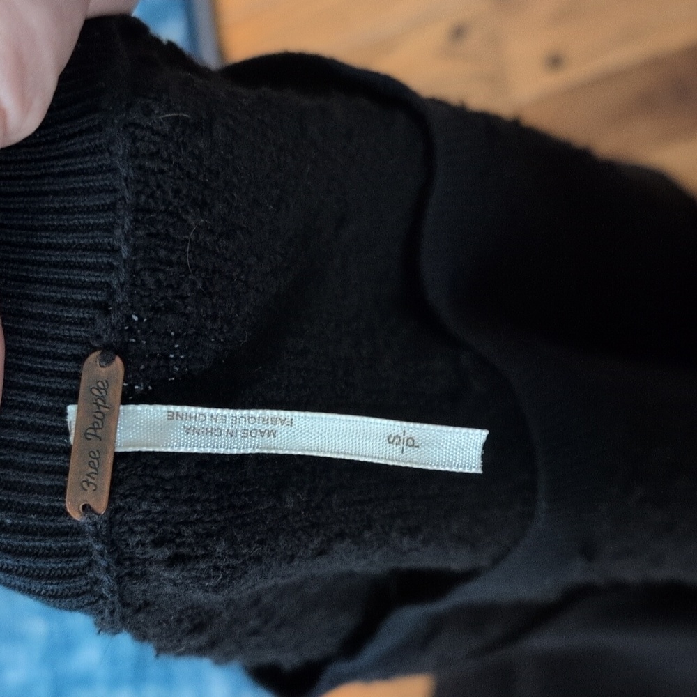 FREE PEOPLE Black sweater - Picture 3 of 4